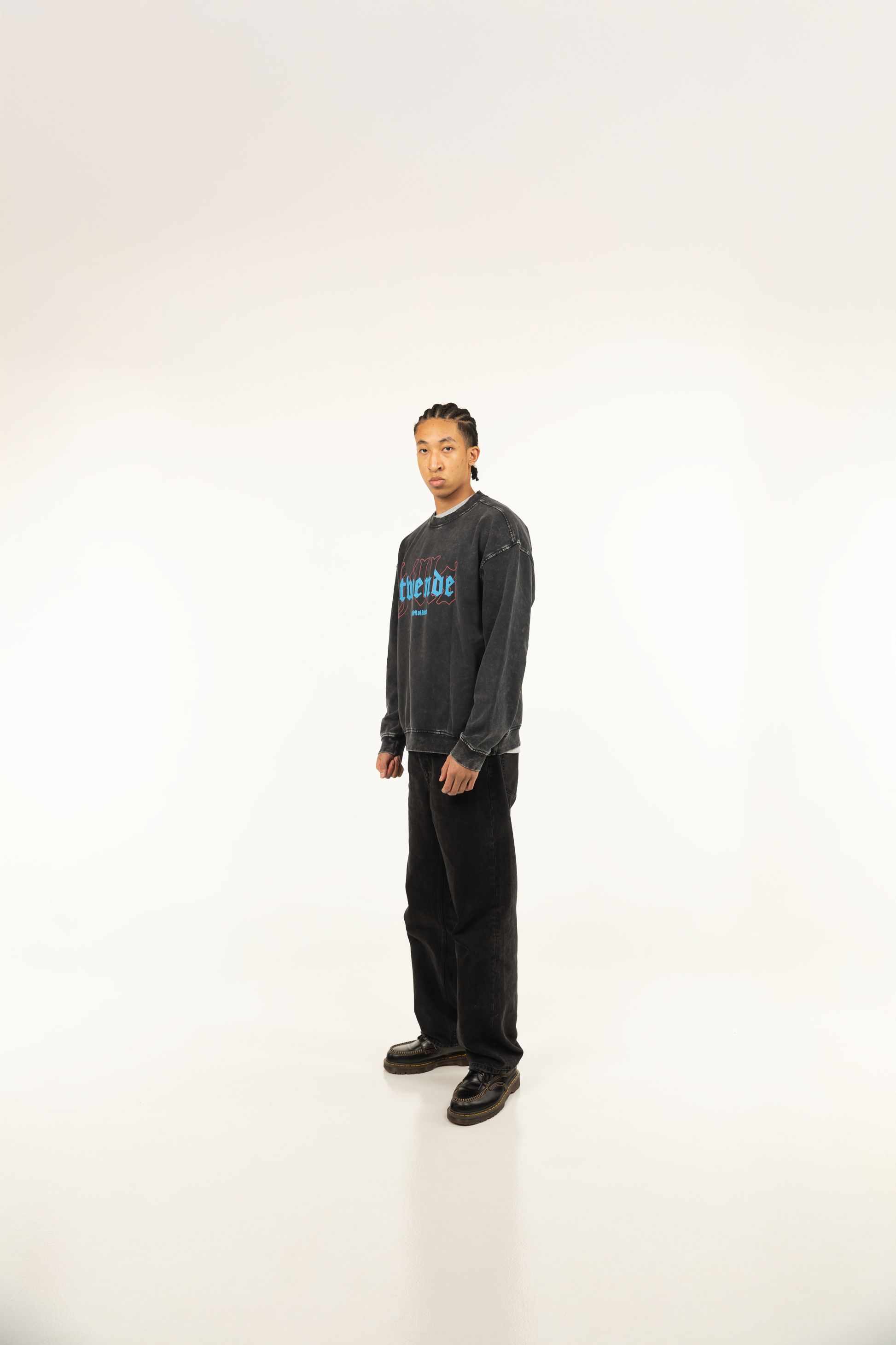 CREWNECK_ISMAEL_FRONT#3-kopi.png